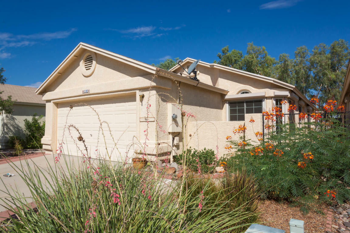 Property Photo:  8215 N Wheatfield Drive  AZ 85741 