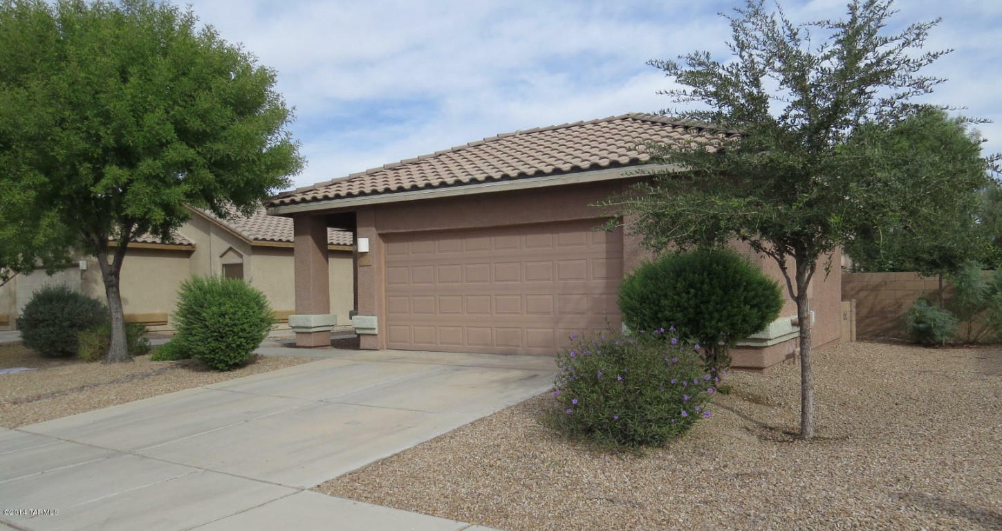 Property Photo:  11386 W Farm Village Drive  AZ 85653 