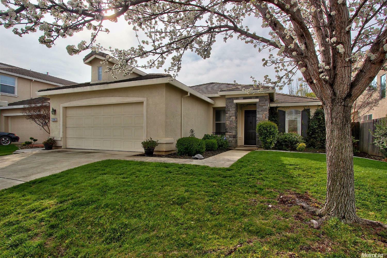 Property Photo:  9748 Westfalen Way  CA 95757 