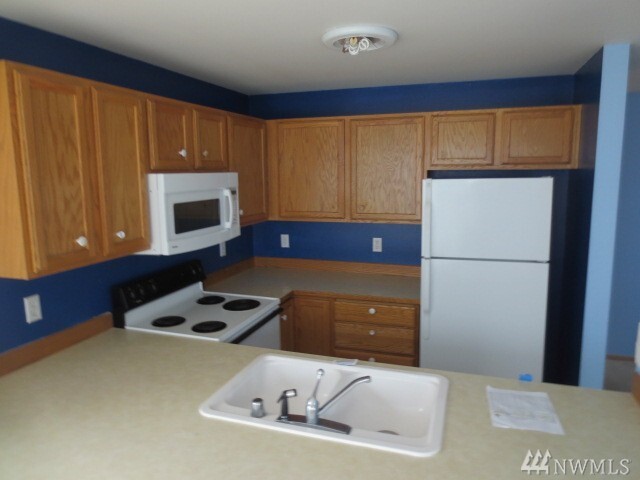Property Photo: 17807 149th St SE 12 WA 98272
