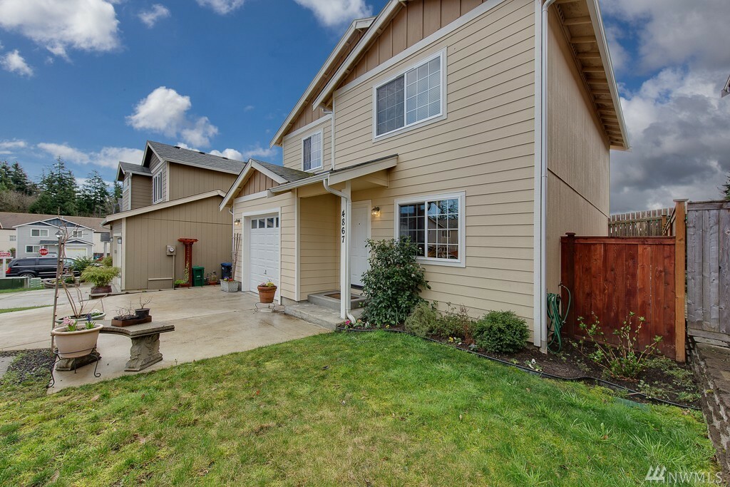 Property Photo:  4867 Bowwood Cir NE  WA 98310 