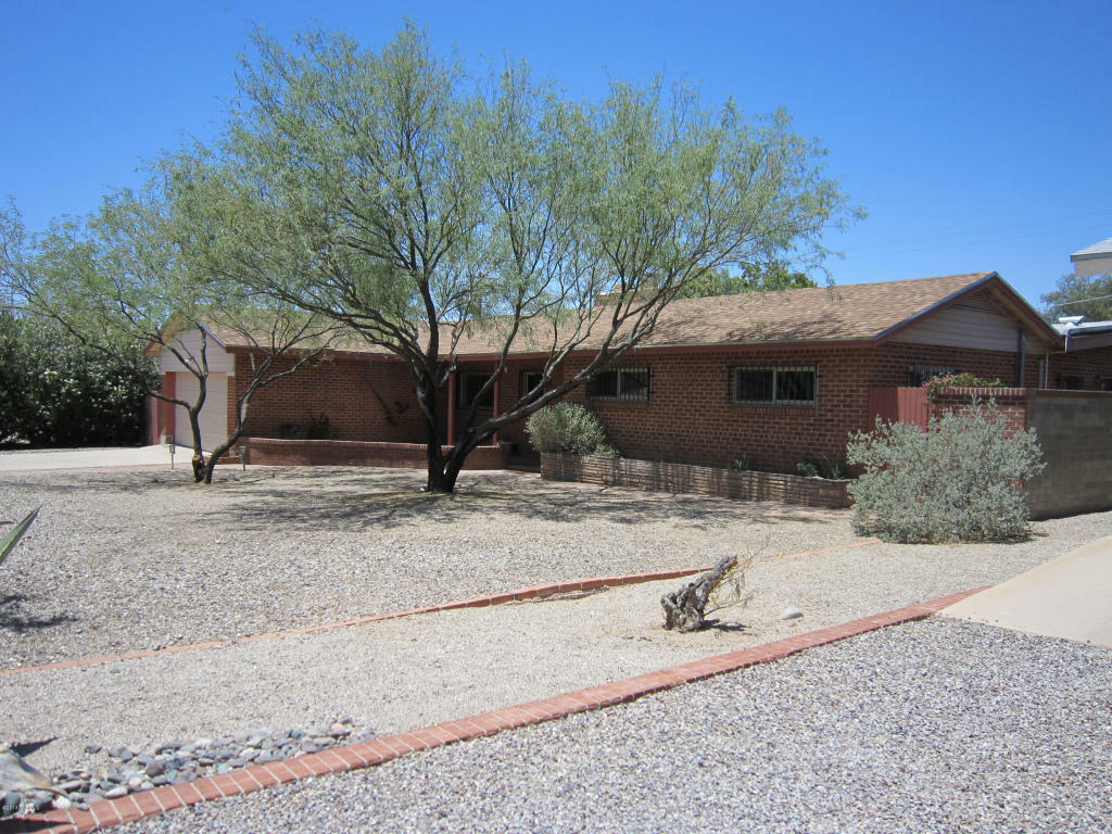 Property Photo:  5239 E Holmes Street  AZ 85711 