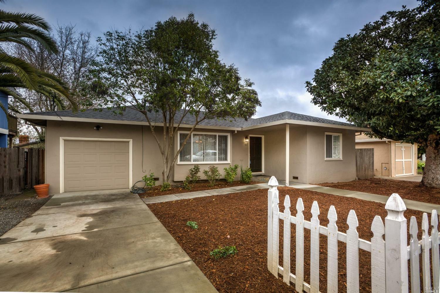 Property Photo:  717 Pacific Avenue  CA 95404 