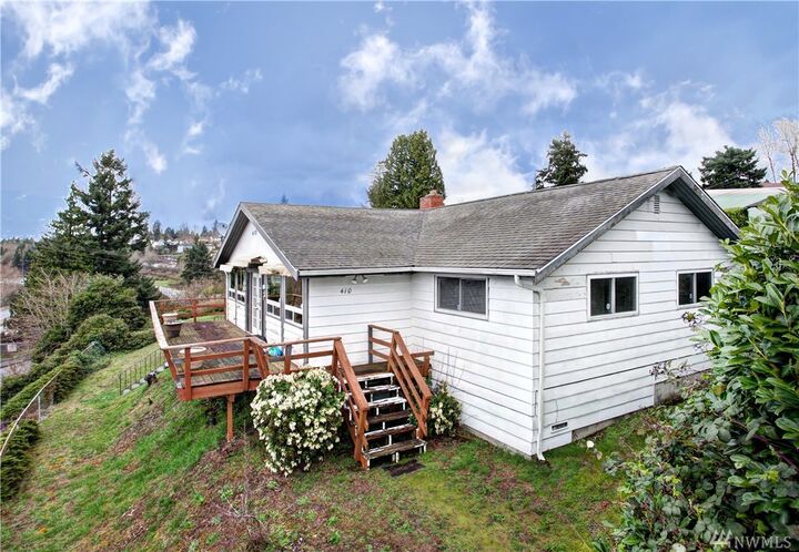 Property Photo: 410 Grandey Wy NE WA 98056