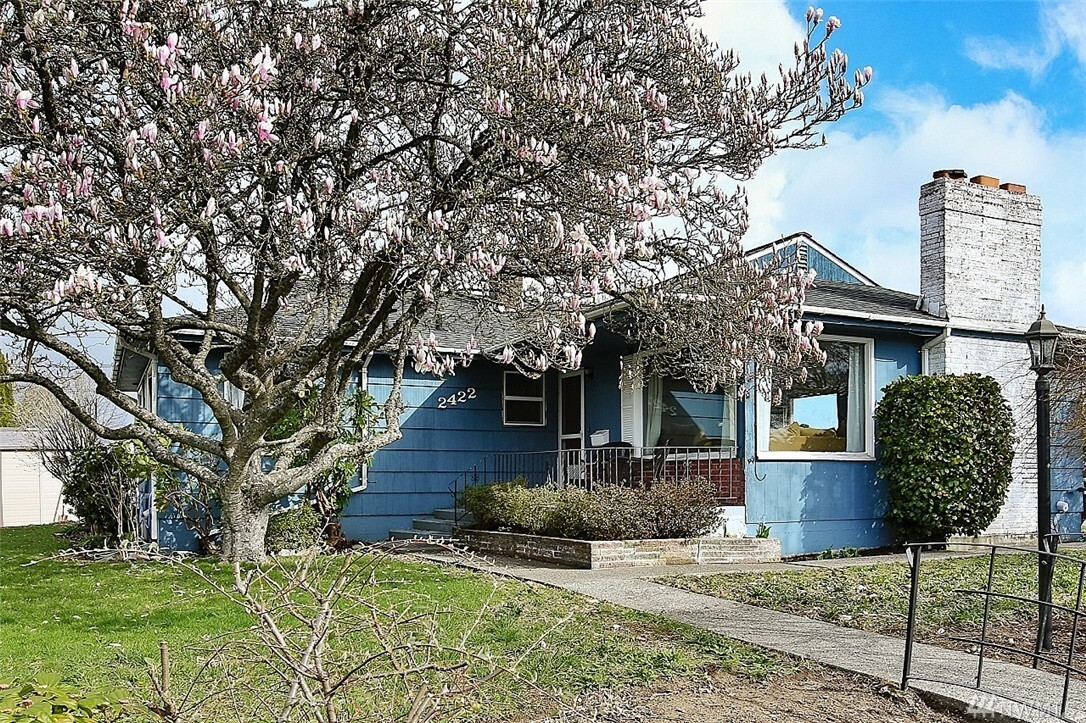 Property Photo:  2422 E 23rd St  WA 98310 