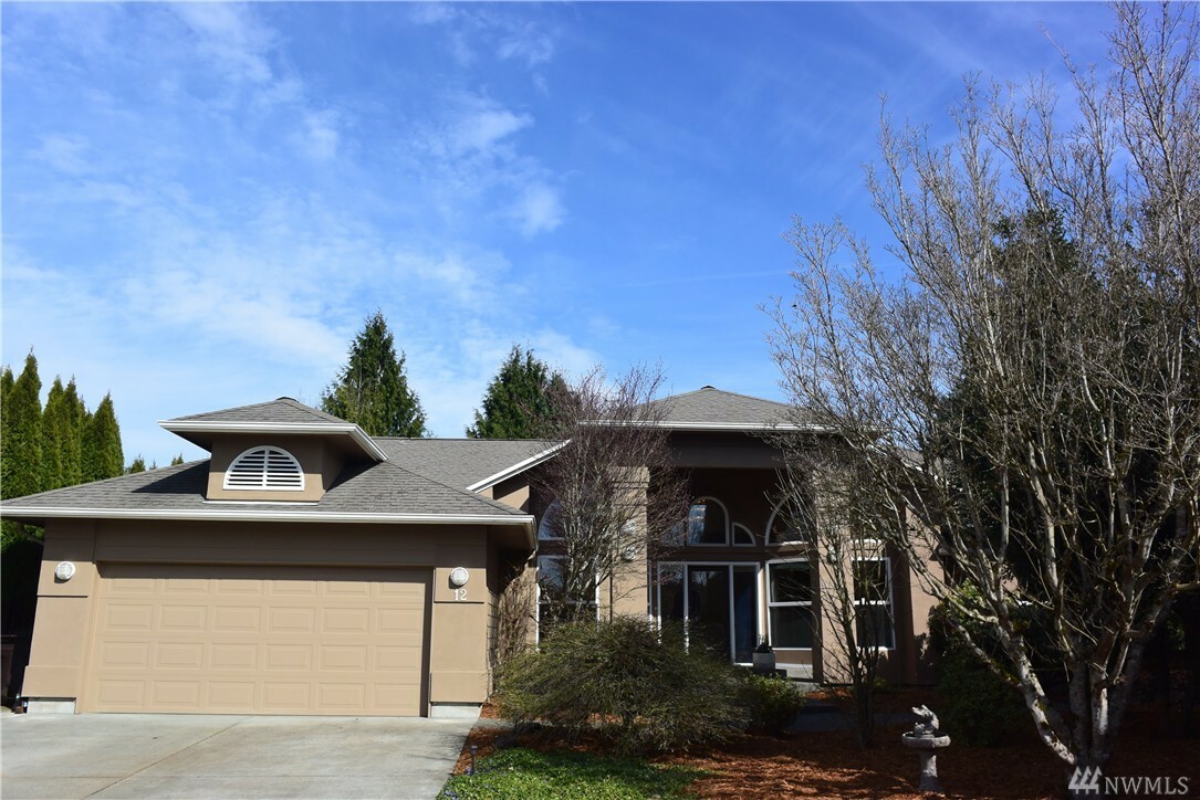 Property Photo:  12 W Pine Ct  WA 98632 