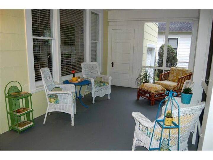Property Photo: 916 Roux Street FL 33563
