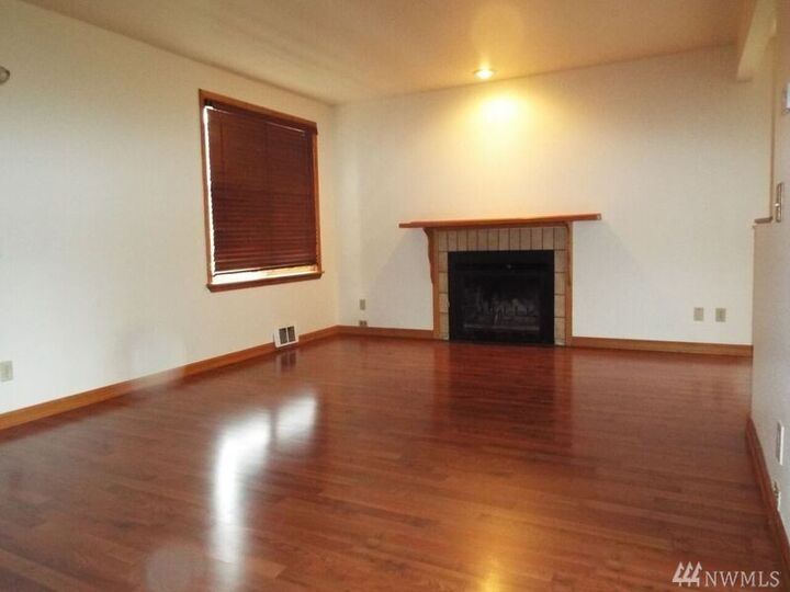 Property Photo:  1606 SW 325th Place  WA 98023 