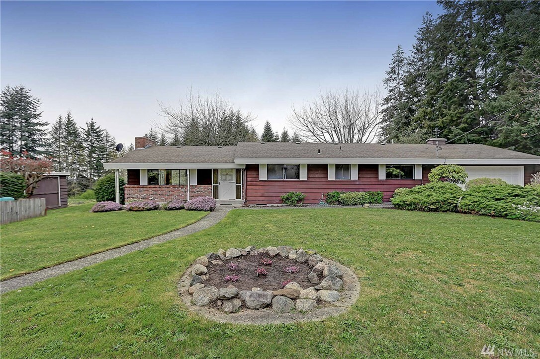 Property Photo:  429 Dove Dr  WA 98282 