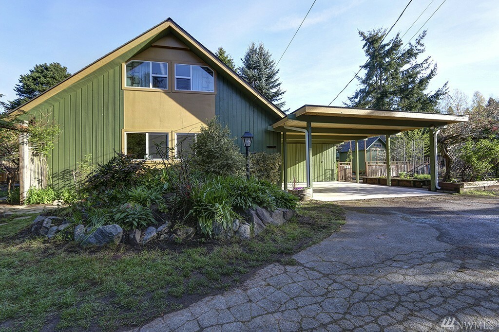 Property Photo:  10552 39th Ave NE A  WA 98125 