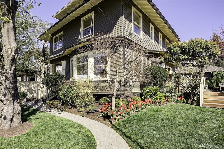 Property Photo:  1704 3rd Ave N  WA 98109 