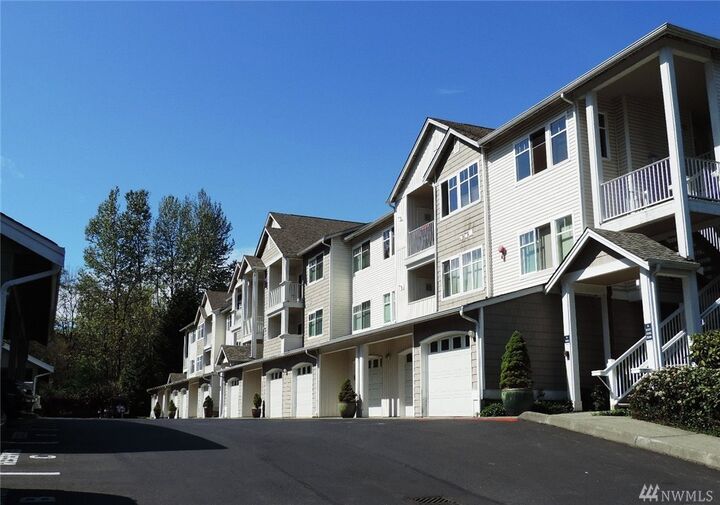 Property Photo:  14714 Admiralty Wy A-318  WA 98087 