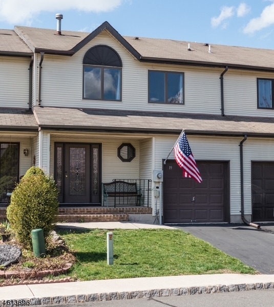 Property Photo: 19 Maple Ct NJ 08822