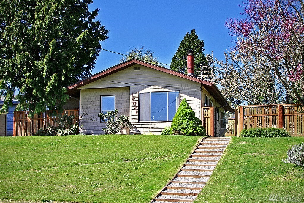 Property Photo:  16027 9th Ave SW  WA 98166 