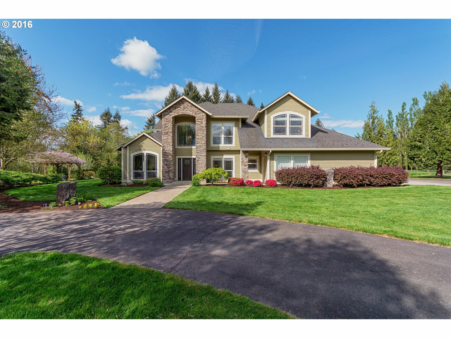 Property Photo: 24706 NE 98th Ct WA 98604