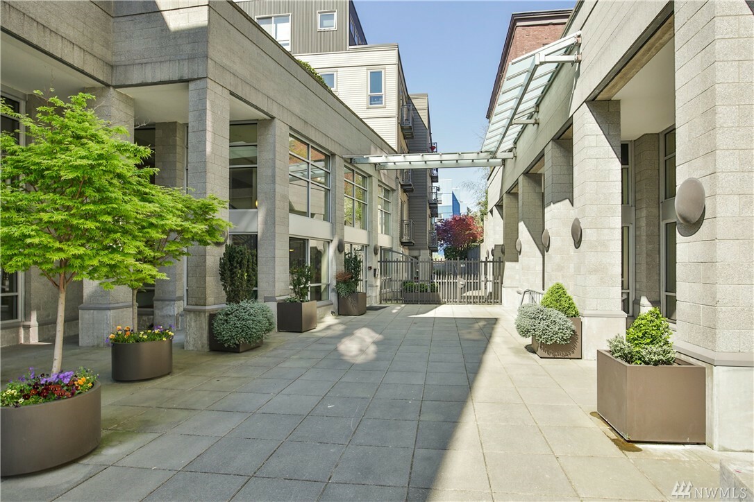 Property Photo: 1410 E Pine St W121 WA 98122