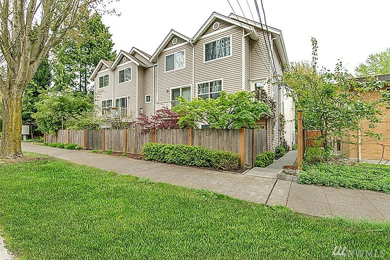 Property Photo:  1542 15th Ave S D  WA 98144 