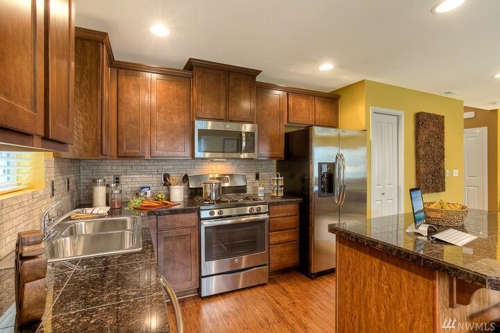 Property Photo:  17207 107th St Ct E Pw140  WA 98391 
