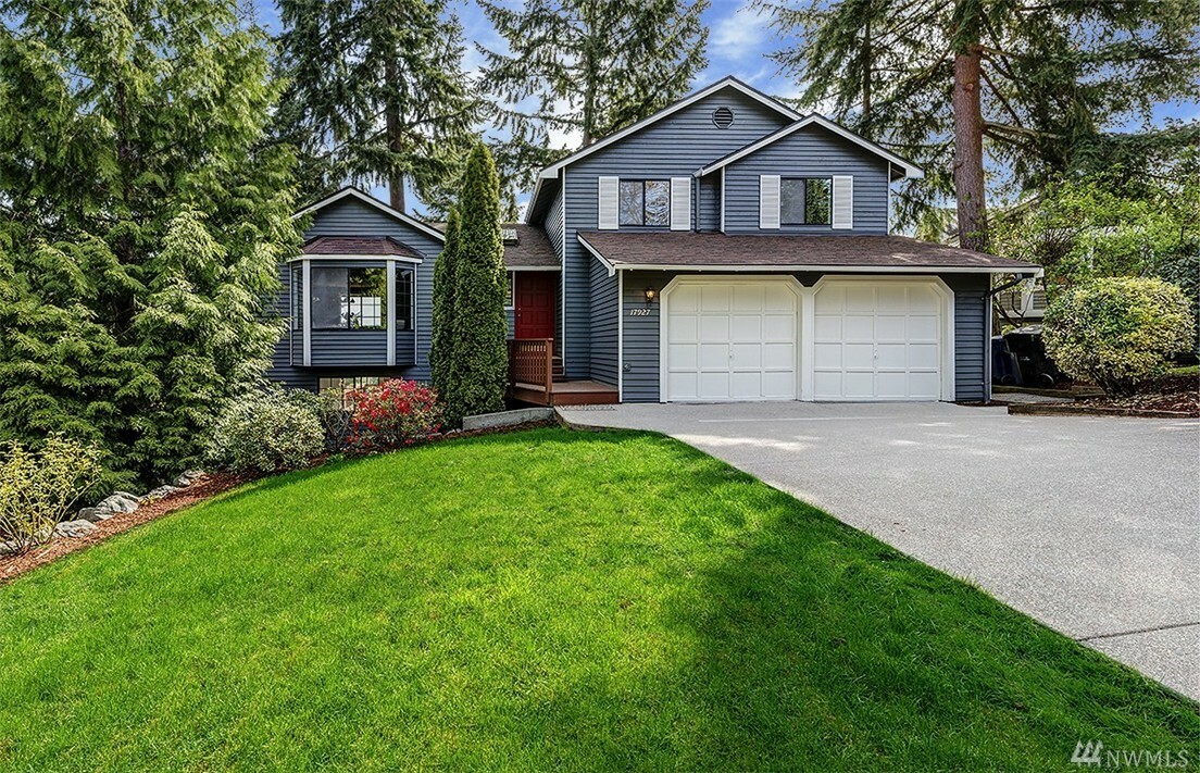 Property Photo: 17927 NE 101st Ct WA 98052