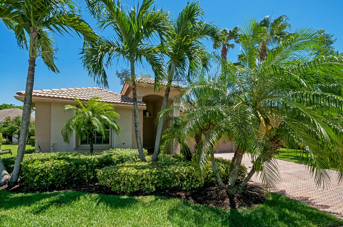 Property Photo:  5760 Fountains Drive S  FL 33467 