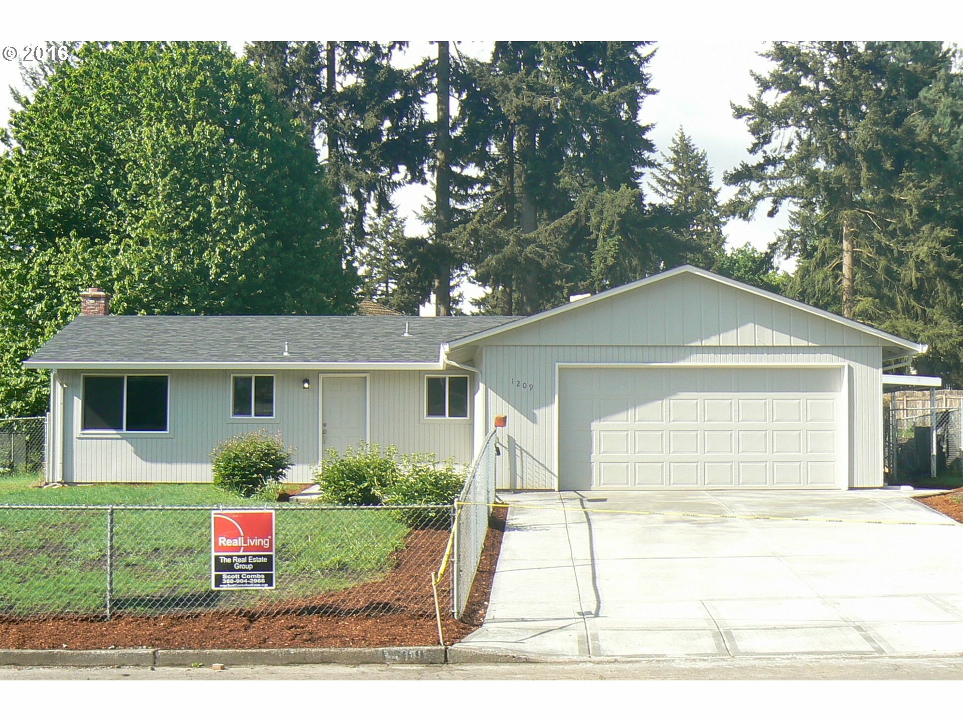 Property Photo: 1209 NW Westridge St WA 98665
