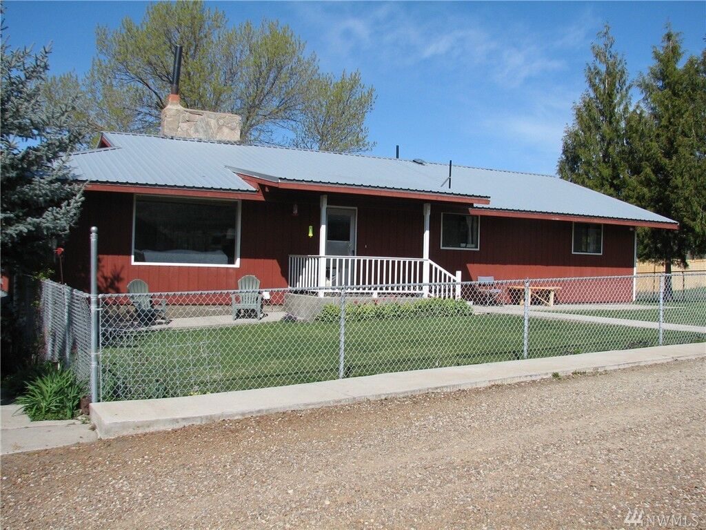 Property Photo:  421 A Chesaw Rd  WA 98844 