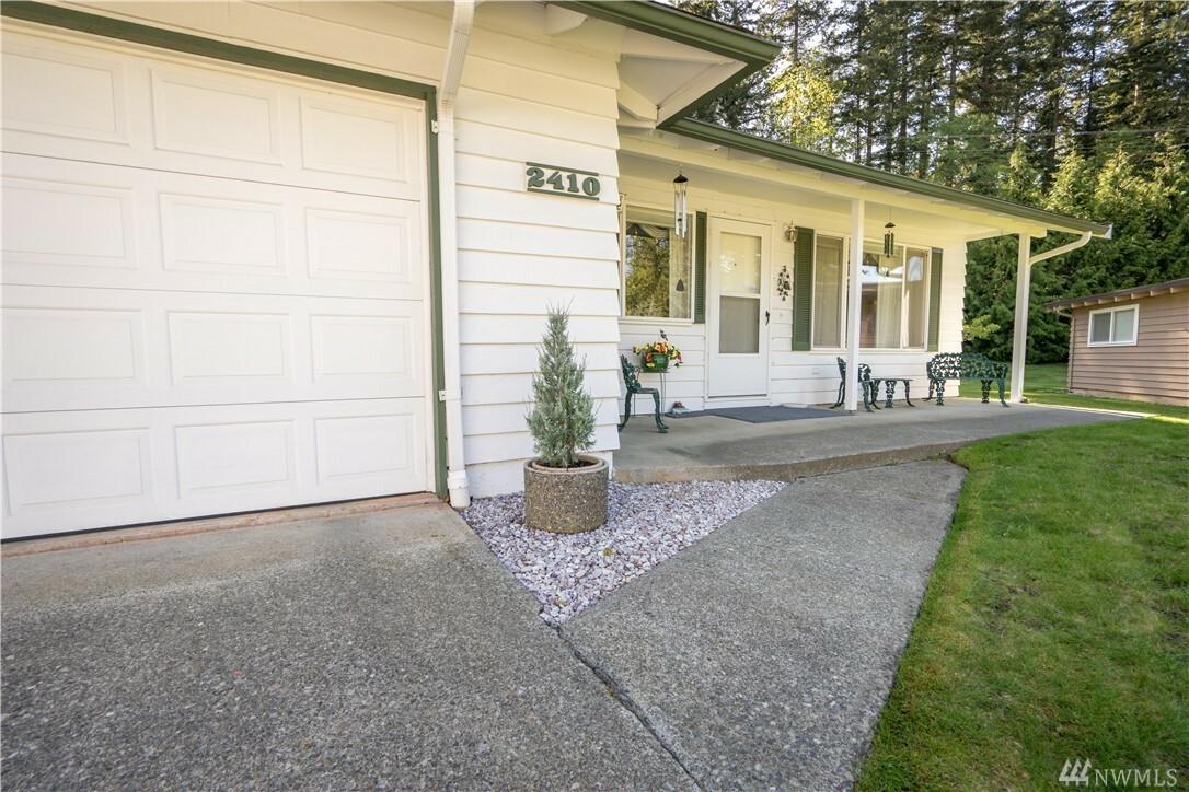 Property Photo:  2410 Alvarado Dr  WA 98229 