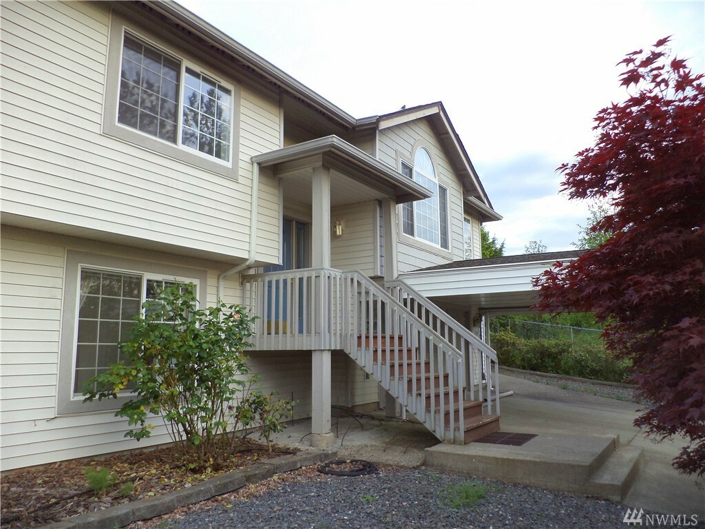 Property Photo:  1034 Moore St  WA 98229 