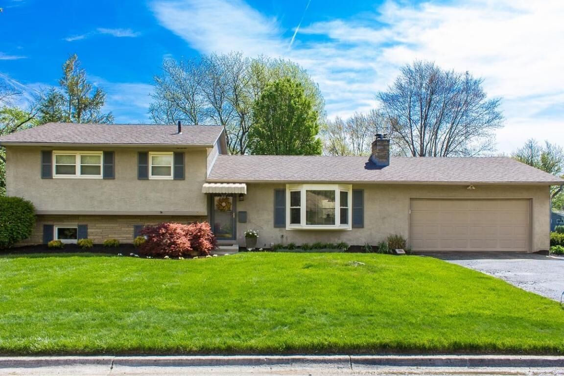 Property Photo:  2590 Wellesley Drive  OH 43221 