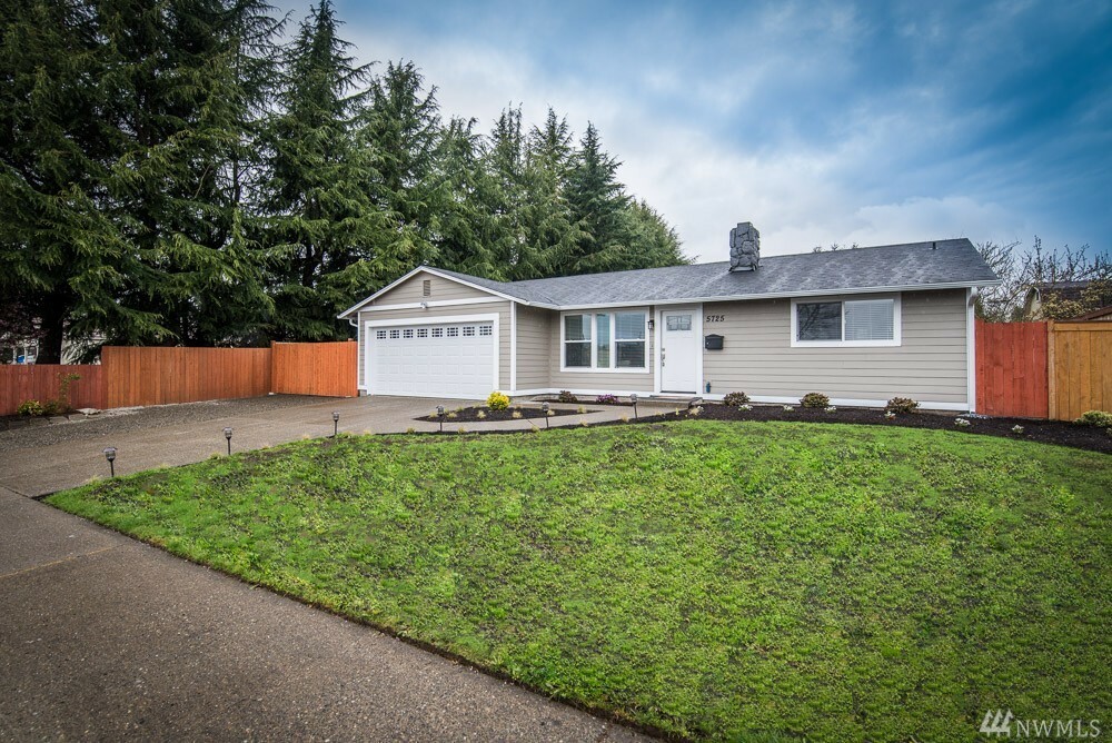 Property Photo: 5725 N 11th St WA 98406