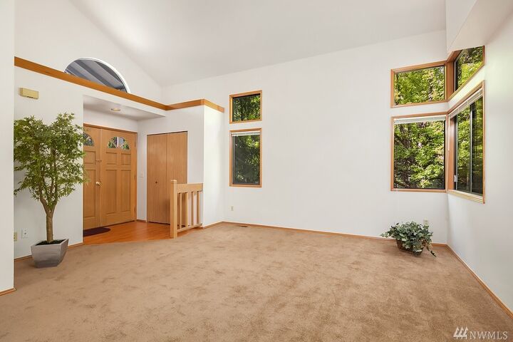 Property Photo:  24206 SE 44th St  WA 98029 