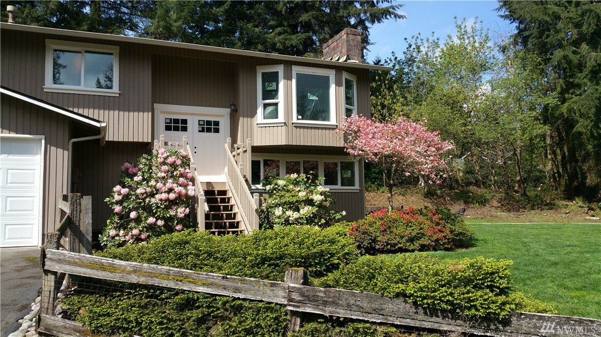 Property Photo:  15836 NE 195th St  WA 98072 