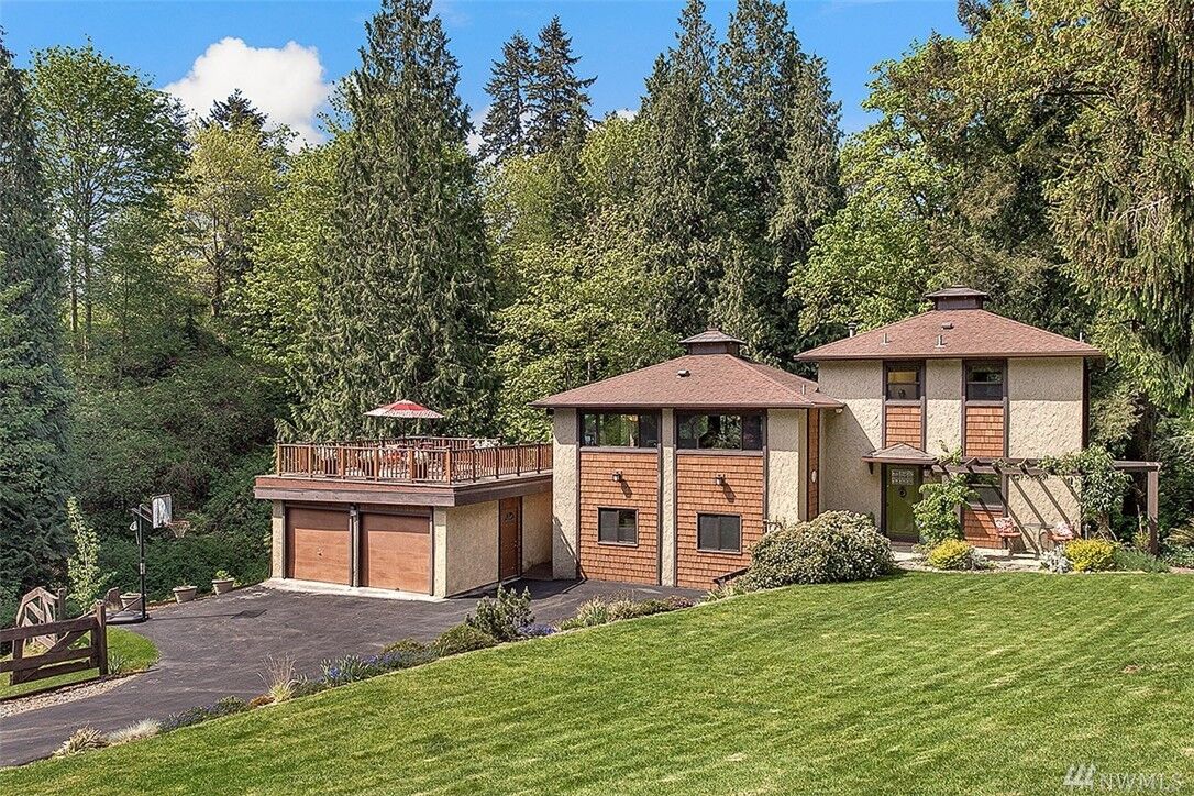 Property Photo:  12423 SE May Creek Park Dr  WA 98059 