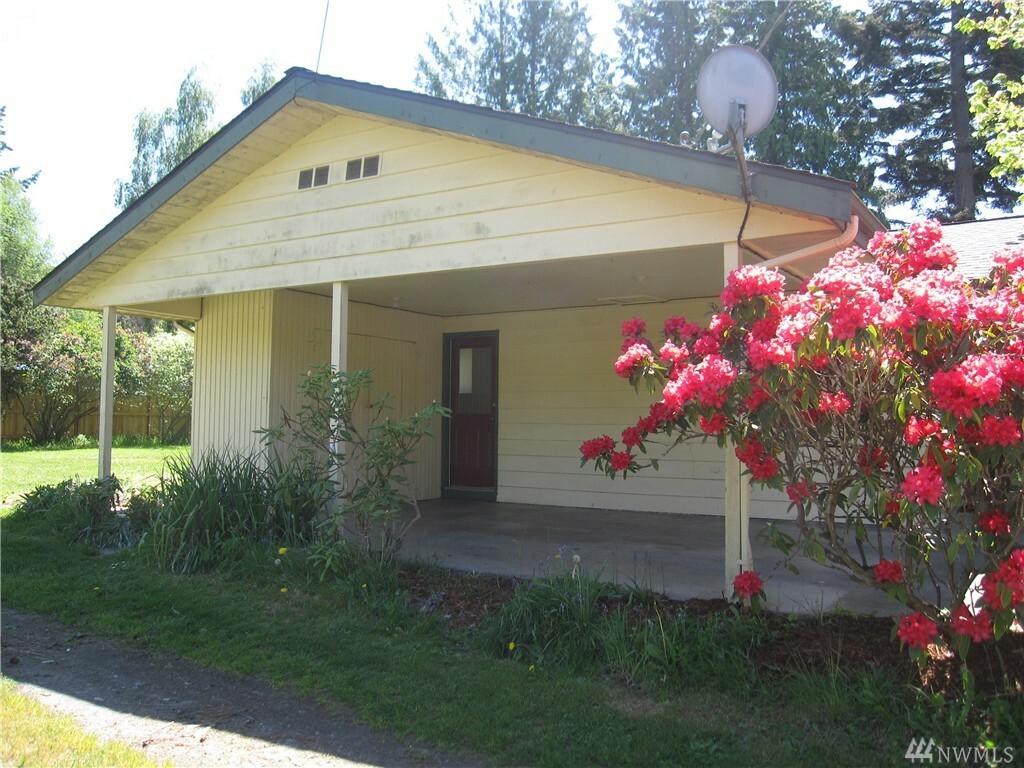 Property Photo:  1610 Fir St  WA 98368 