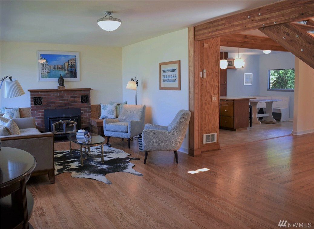 Property Photo: 1223 NE 96th St WA 98115