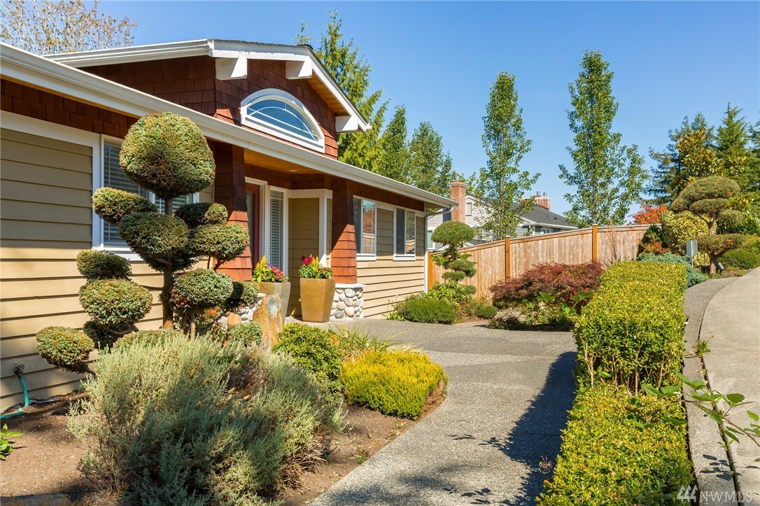 Property Photo: 4724 Gardner Ave WA 98203