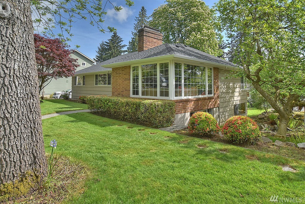 Property Photo: 12520 19th Ave NE WA 98125
