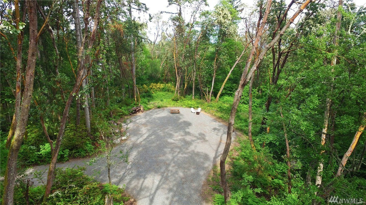 Property Photo:  212 Vashon Hwy SW  WA 98070 