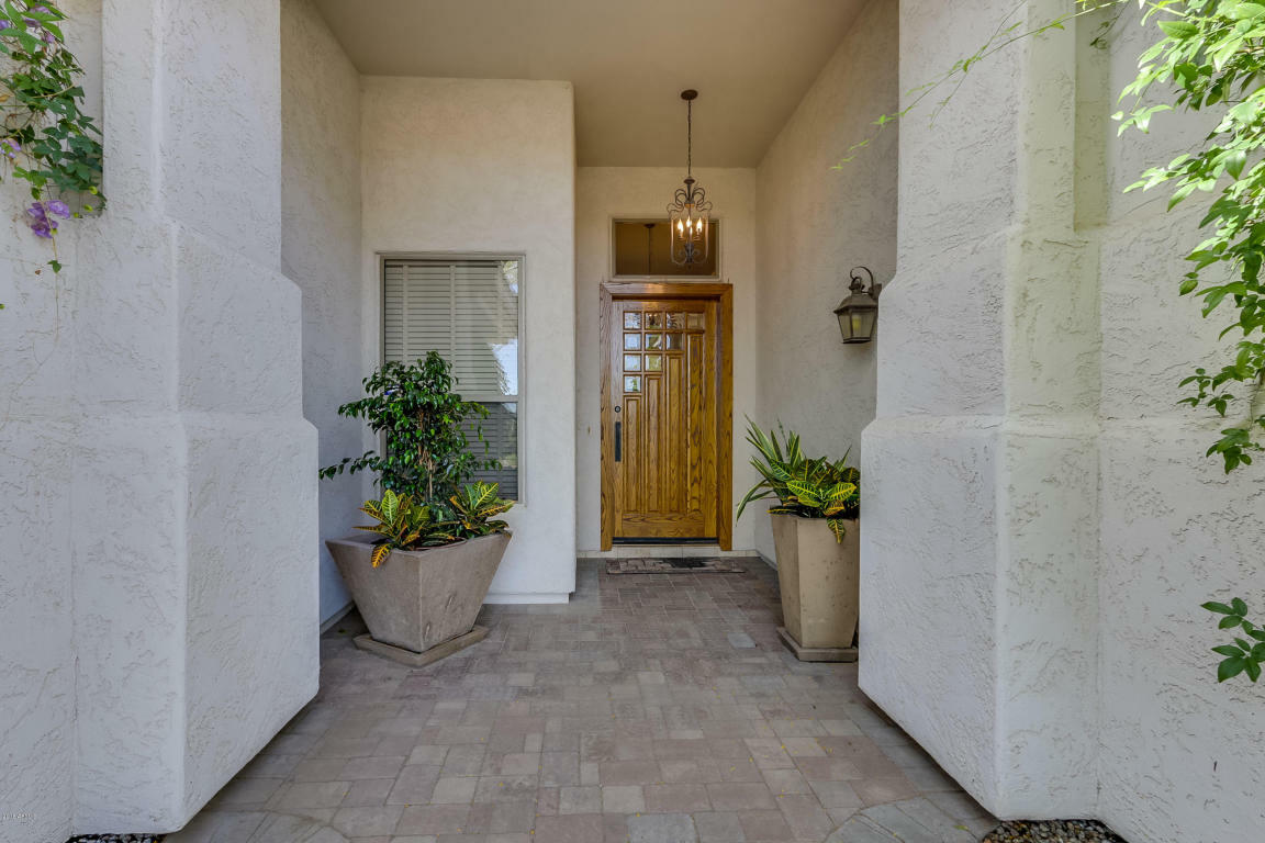 Property Photo:  2725 E Paradise Drive  AZ 85028 