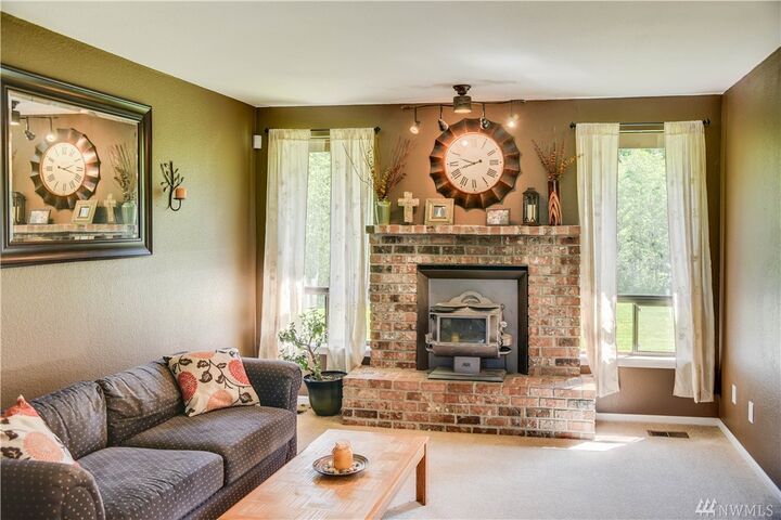 Property Photo:  6310 188th Ave E  WA 98391 