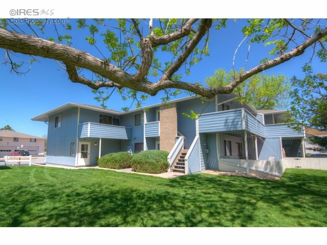 Property Photo: 1400 Crete Ct E CO 80026