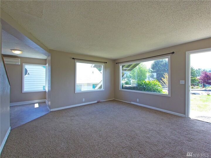 Property Photo:  805 W 8th St  WA 98362 