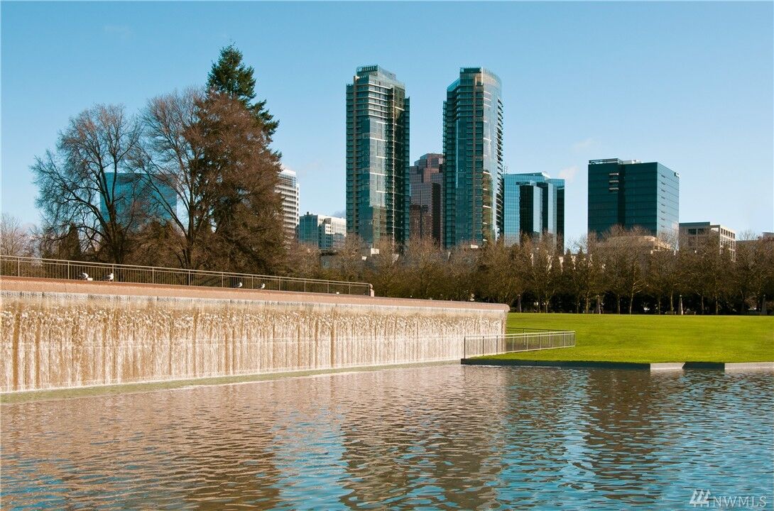 Property Photo:  500 106th Ave NE 607  WA 98004 