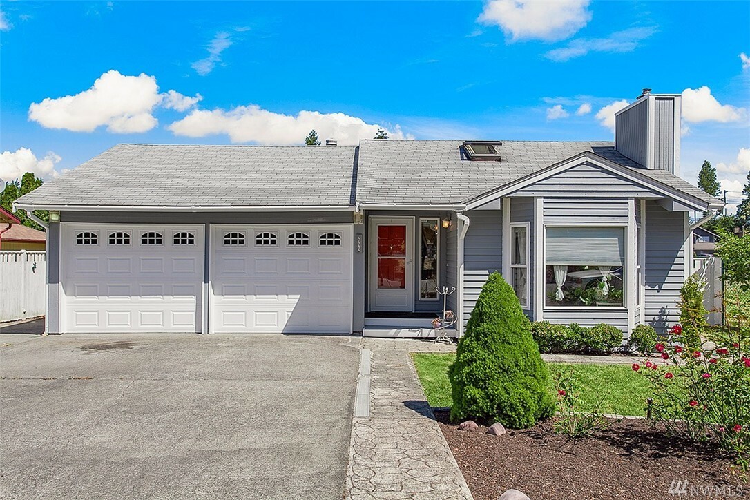 Property Photo: 2002 SW 348th St WA 98023