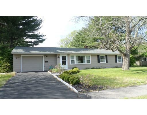 Property Photo:  10 Cornell Rd  MA 01701 