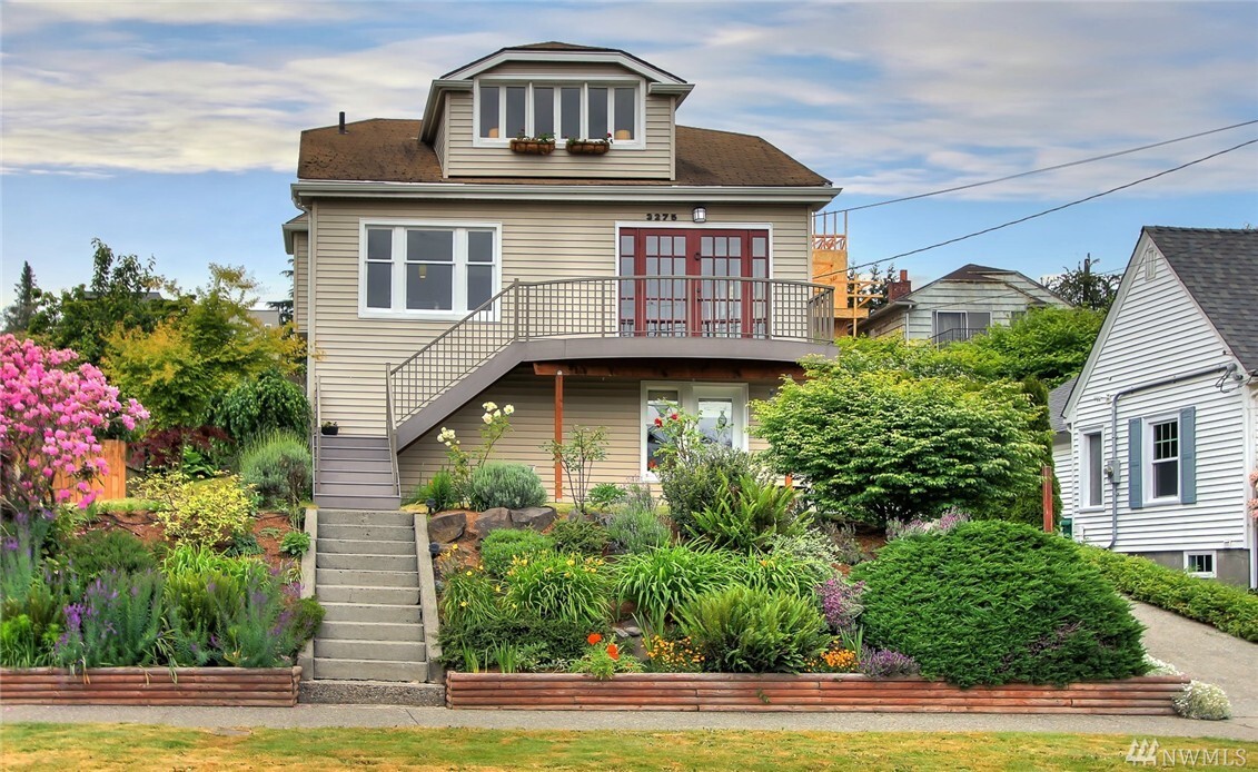 Property Photo:  3275 36th Ave SW  WA 98126 