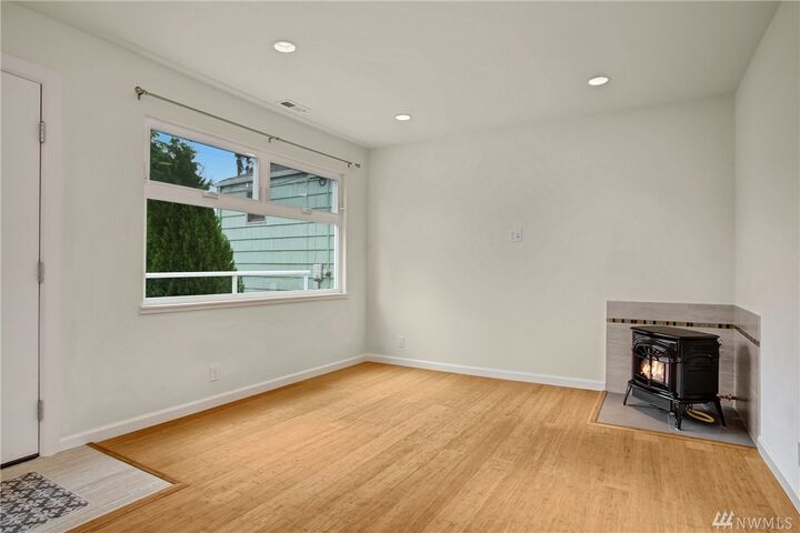 Property Photo:  14041 Palatine Ave N  WA 98133 