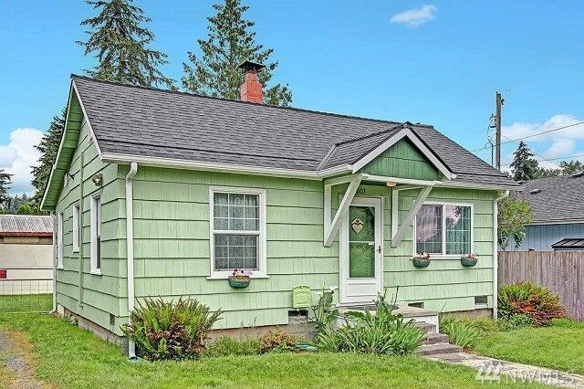 Property Photo:  803 Baird Avenue  WA 98290 