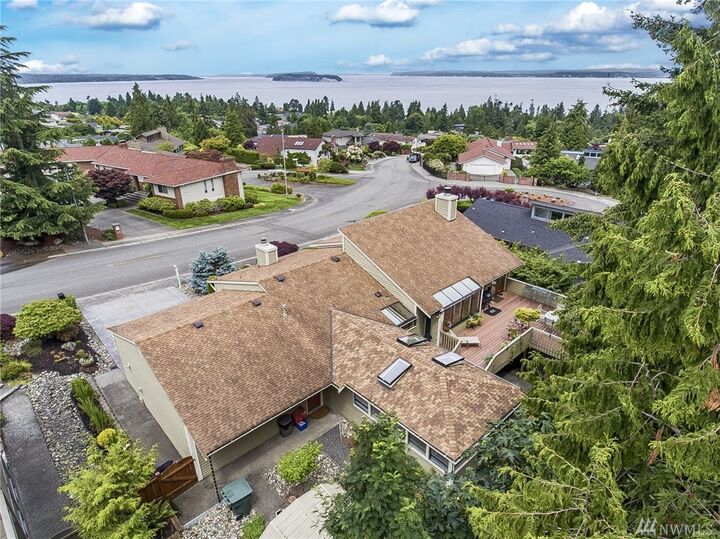 Property Photo: 5113 23rd Ave W WA 98203