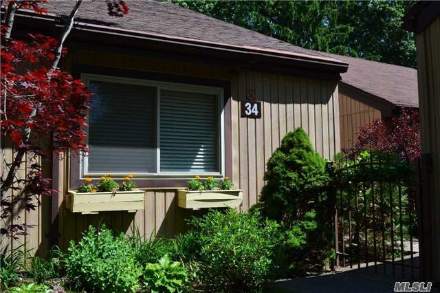 Property Photo:  34 Strathmore Gate Dr  NY 11790 